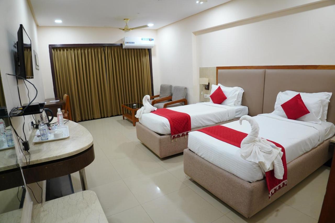 Hotel Grand Nagarjuna By Konark Hotels Guntūr エクステリア 写真