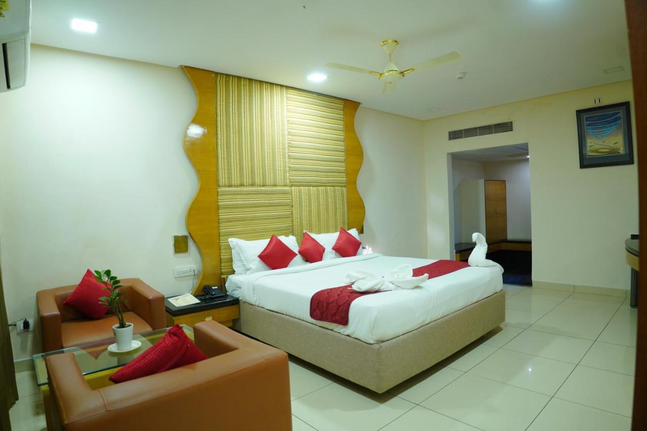 Hotel Grand Nagarjuna By Konark Hotels Guntūr エクステリア 写真